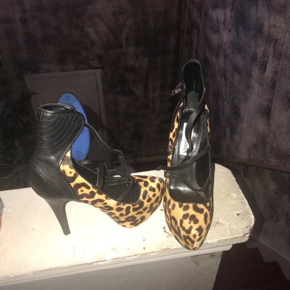 Sexy Steve Madden Leopard /Black high heel size 7B - Picture 3 of 4